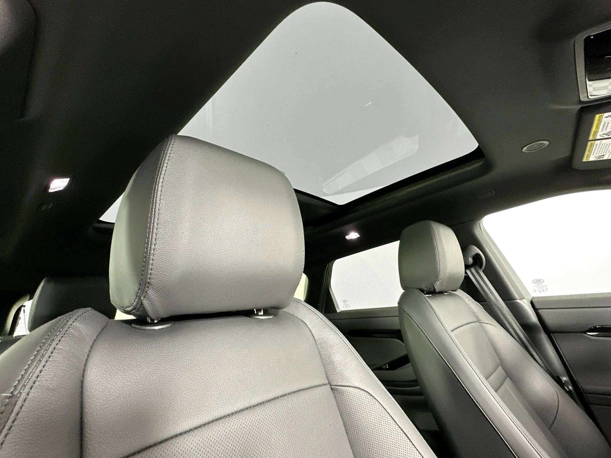 Used 2026 Land Rover Range Rover Evoque S image 19