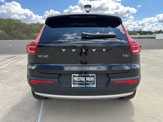 Used 2020 Volvo XC40 T5 Momentum w/ Protection Package Premier image 6