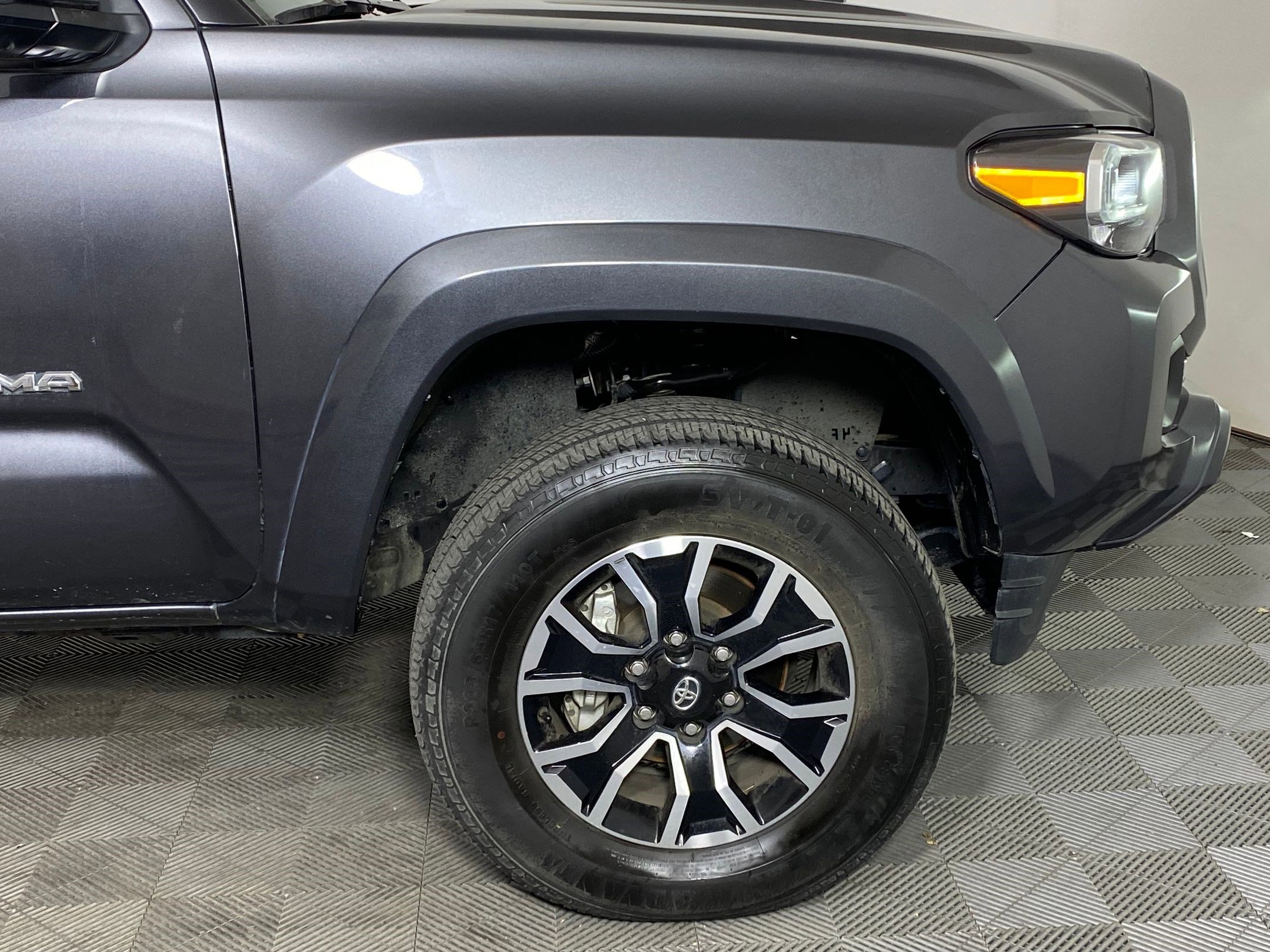 Used 2023 Toyota Tacoma TRD Sport w/ Advanced Technology Package image 11