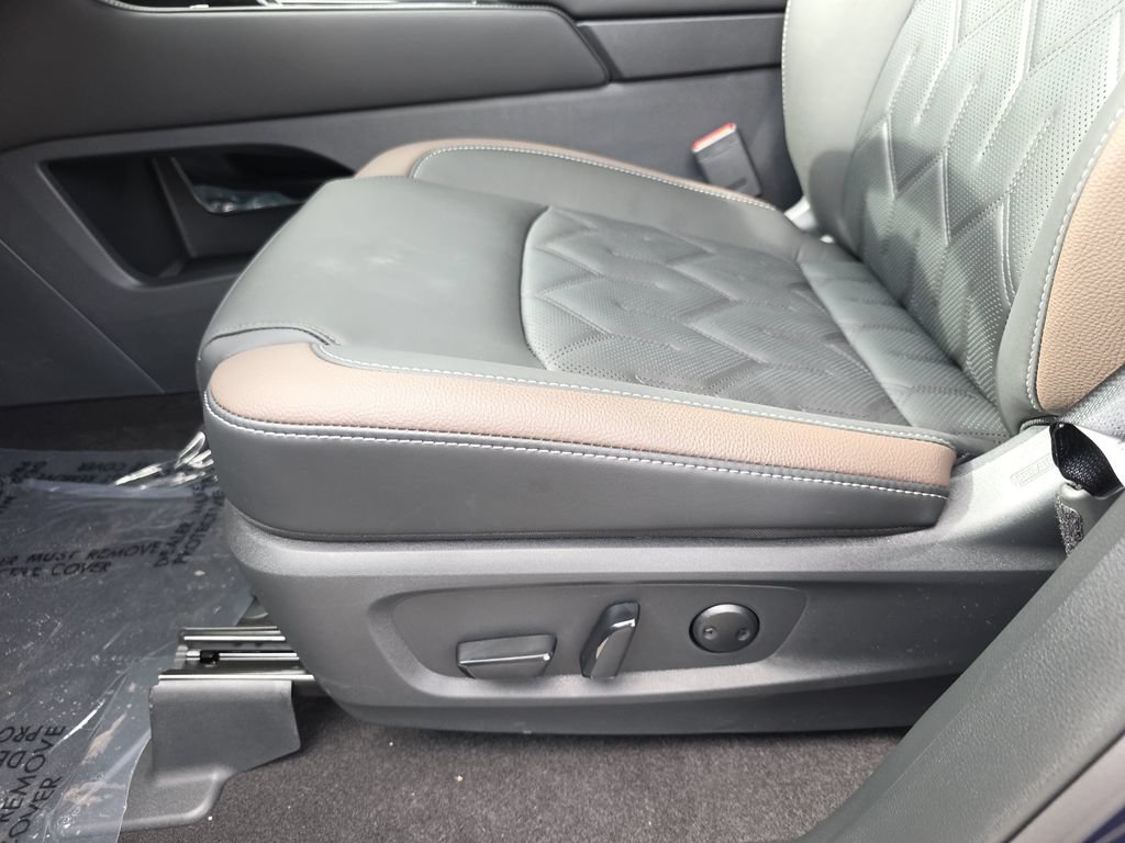 New 2026 Nissan Pathfinder Platinum FWD image 28