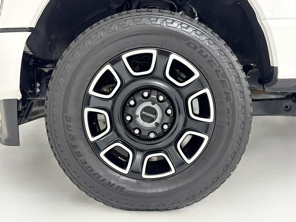 Used 2024 Ford F350 Platinum w/ FX4 Off-Road Package image 28