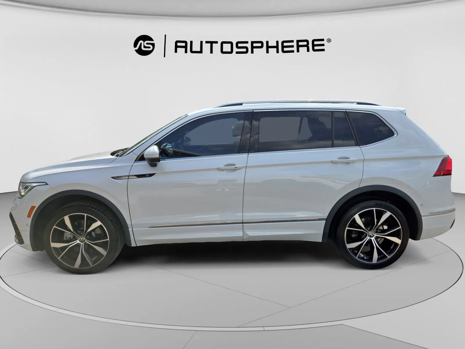 Used 2022 Volkswagen Tiguan SEL R-Line AWD/4WD image 4