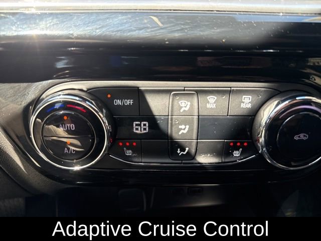 Used 2024 Chevrolet Trax RS w/ Sunroof Package FWD image 24