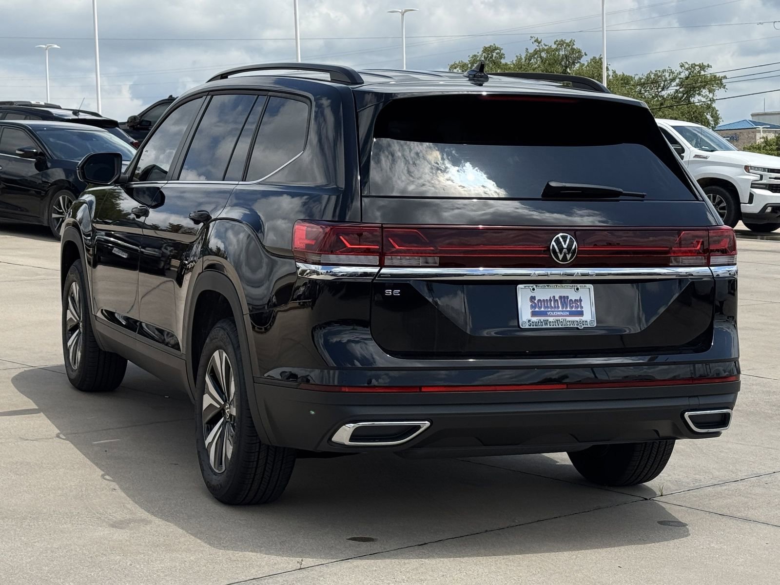 New 2026 Volkswagen Atlas SE FWD image 7