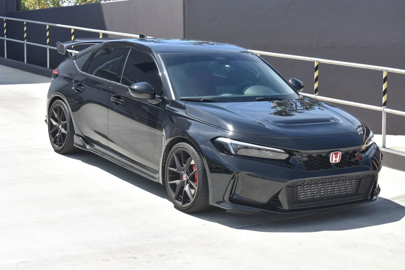 Used 2024 Honda Civic Type R image 3