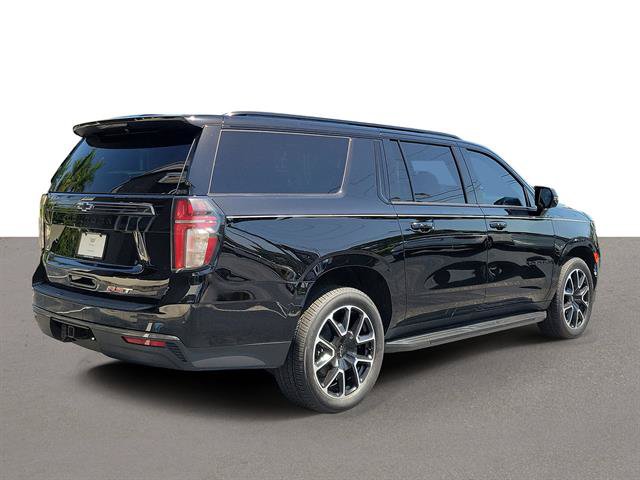 Used 2022 Chevrolet Suburban RST w/ Luxury Package RWD image 3