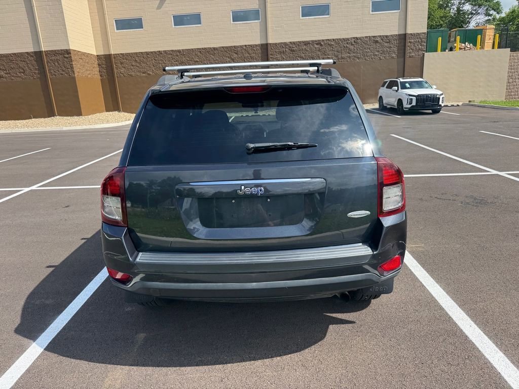 Used 2014 Jeep Compass Latitude FWD image 12
