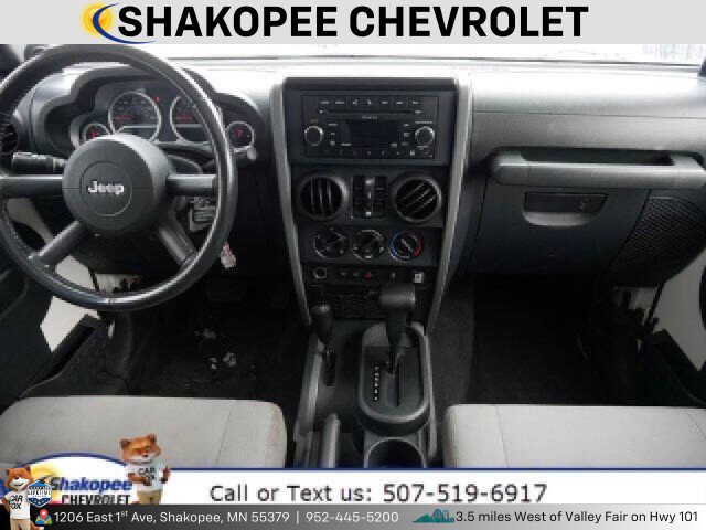 Used 2010 Jeep Wrangler Unlimited Rubicon image 13