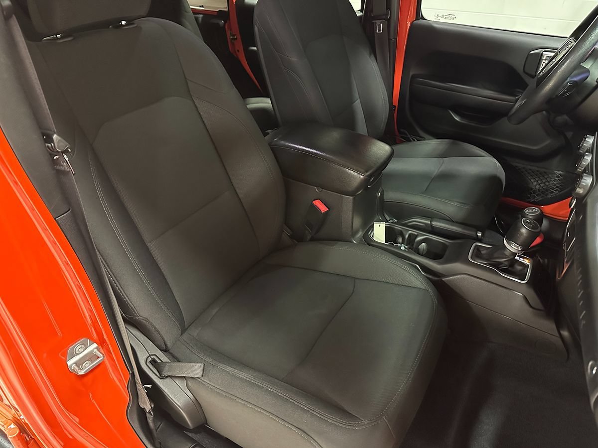 Used 2018 Jeep Wrangler Unlimited Sport AWD/4WD image 13
