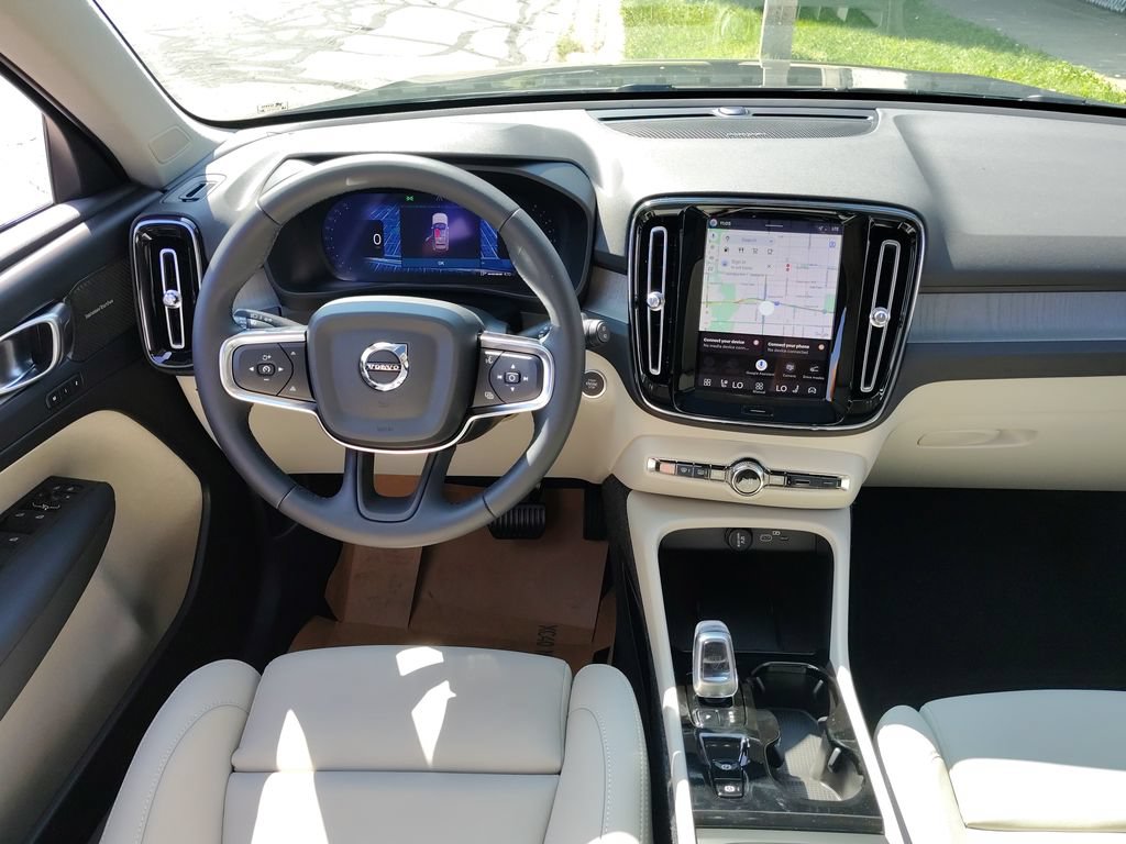New 2026 Volvo XC40 B5 Ultra w/ Protection Package Premier AWD/4WD image 25