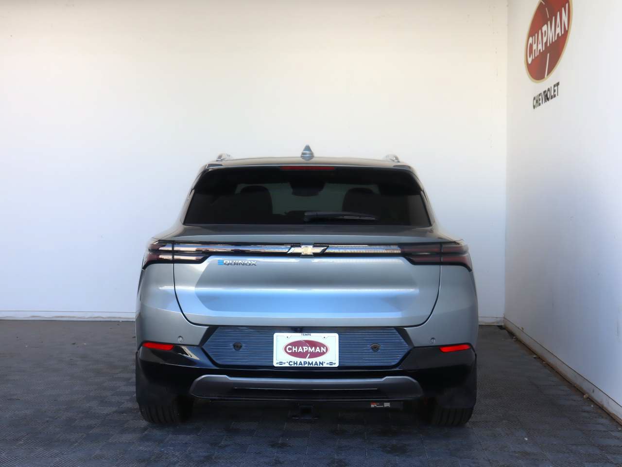 Used 2024 Chevrolet Equinox EV LT w/ LPO, Active Package FWD image 3
