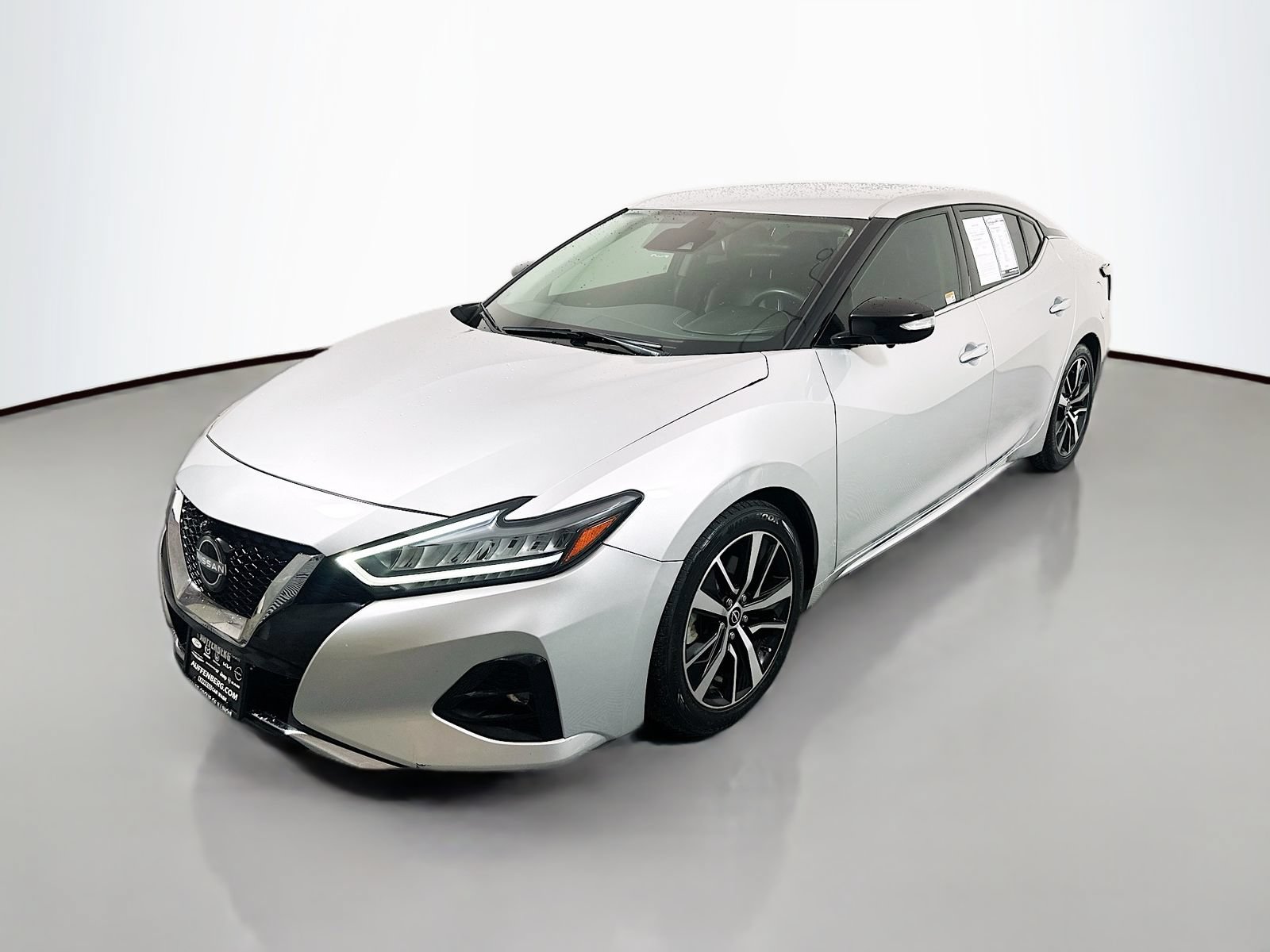 Used 2022 Nissan Maxima SV w/ Floor Mat Group FWD image 3
