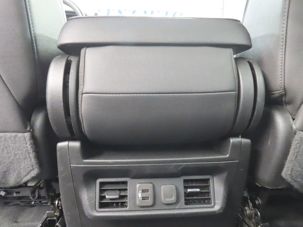 Used 2022 GMC Sierra 3500 SLT w/ X31 Off-Road Package image 11