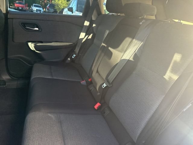 Used 2023 Nissan Rogue SV AWD/4WD image 11