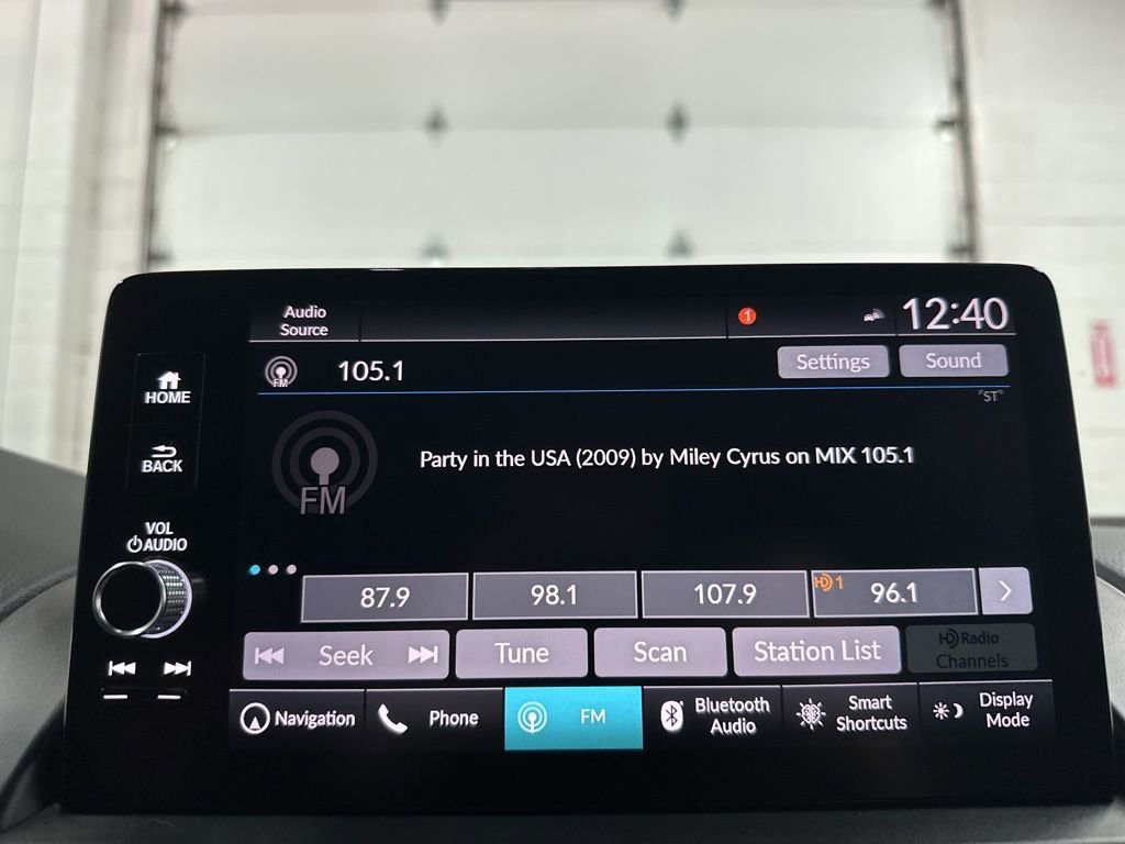 Used 2025 Honda Pilot Black Edition image 32