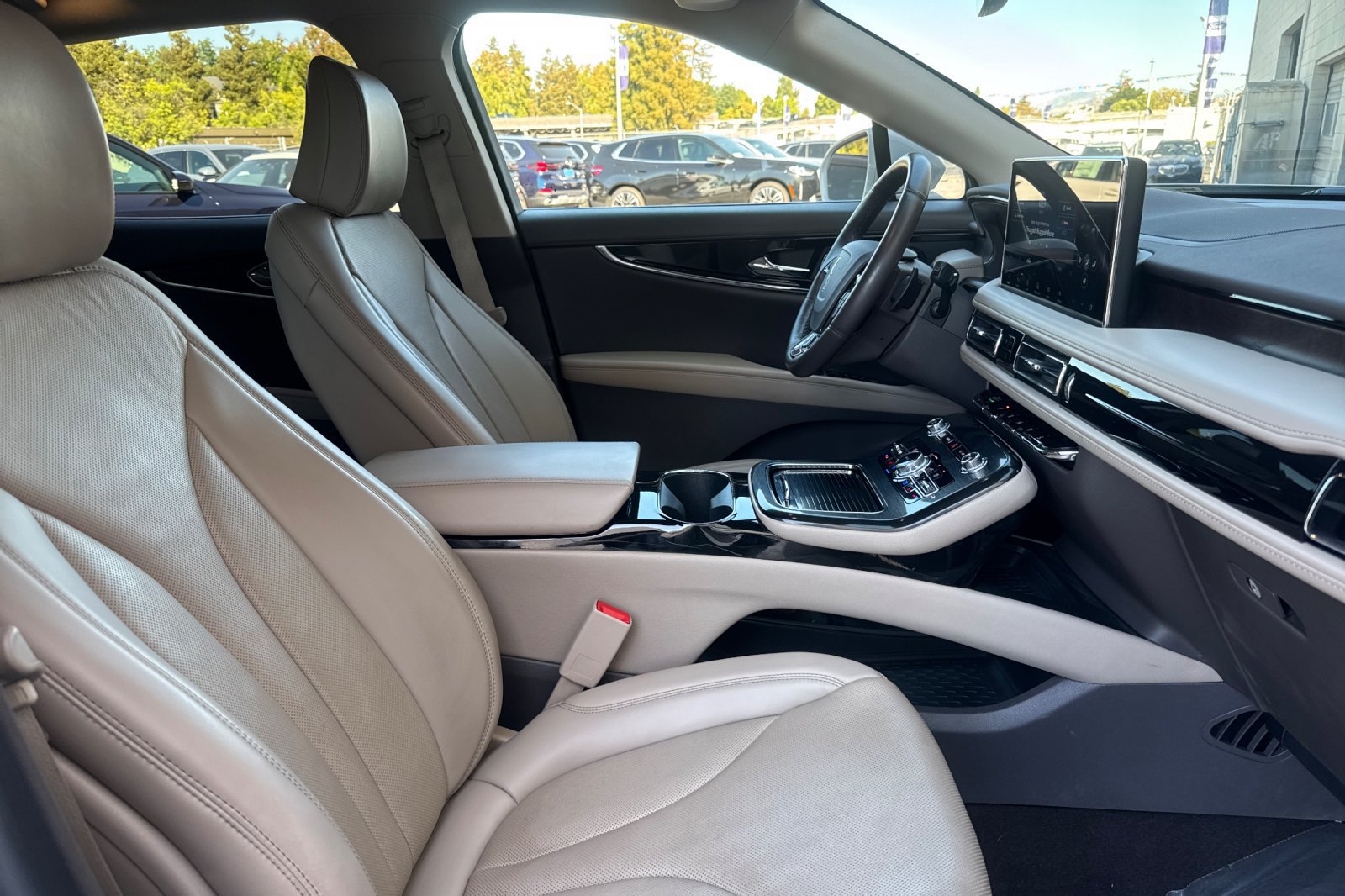Used 2023 Lincoln Nautilus Reserve w/ Equipment Group 201A AWD/4WD image 16