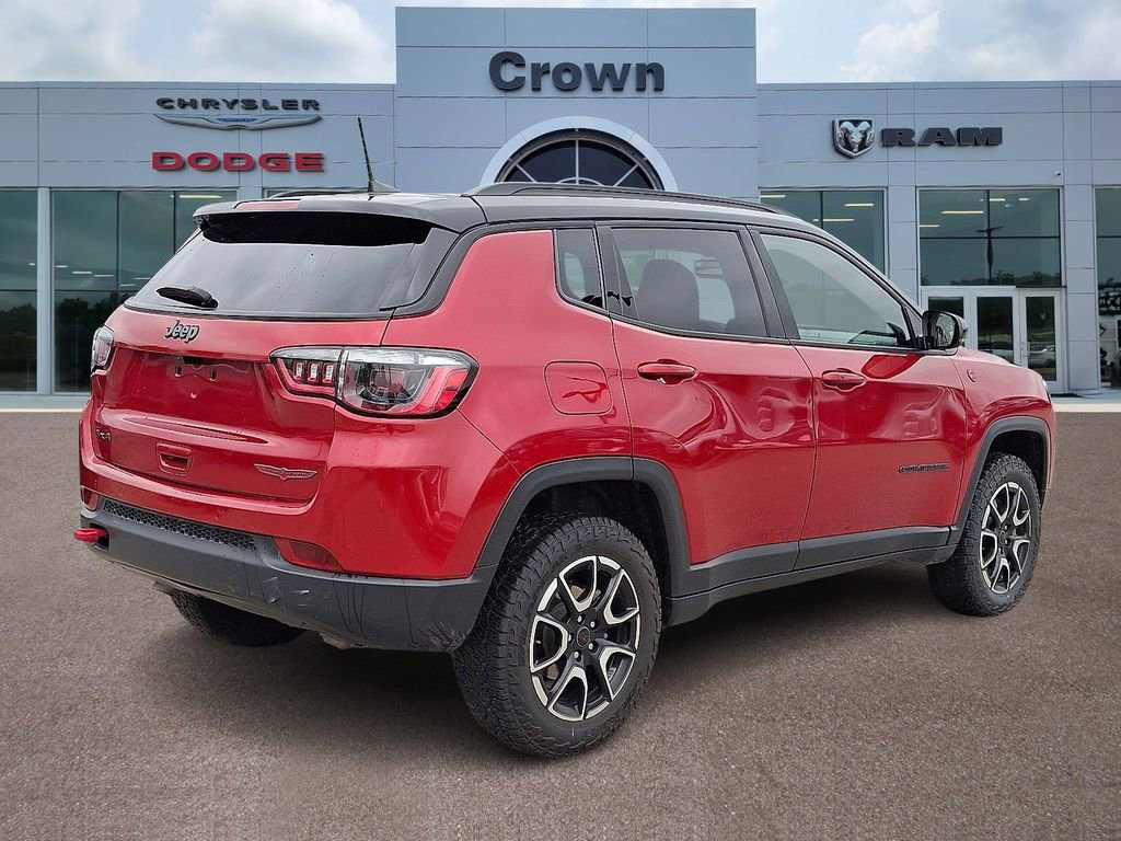 Used 2025 Jeep Compass Trailhawk AWD/4WD image 6