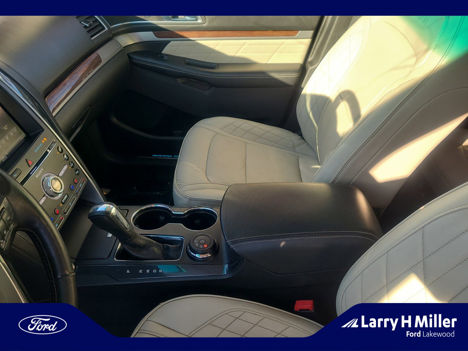 Used 2016 Ford Explorer Platinum image 15