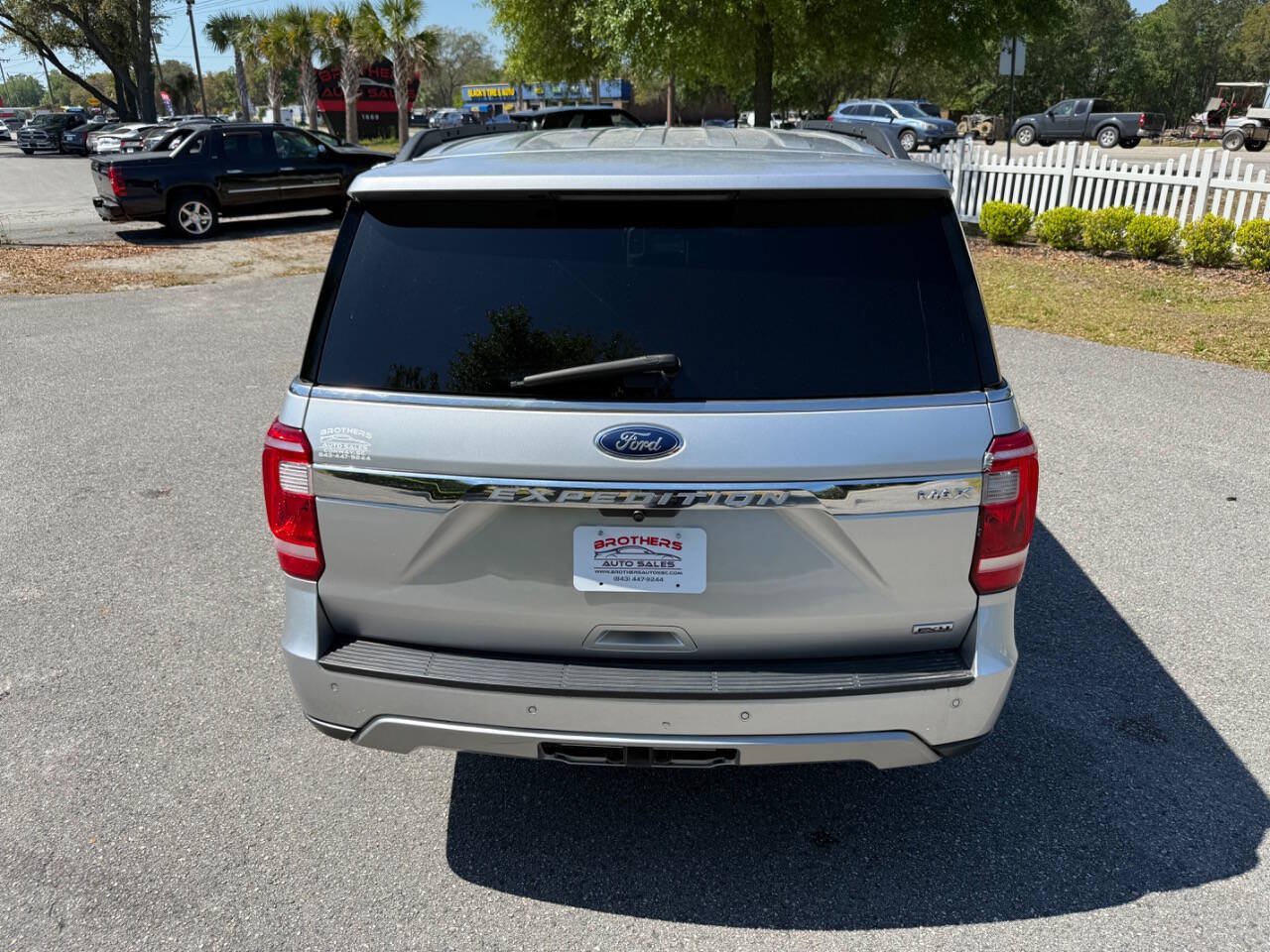 Used 2019 Ford Expedition Max XLT w/ Equipment Group 202A AWD/4WD image 8