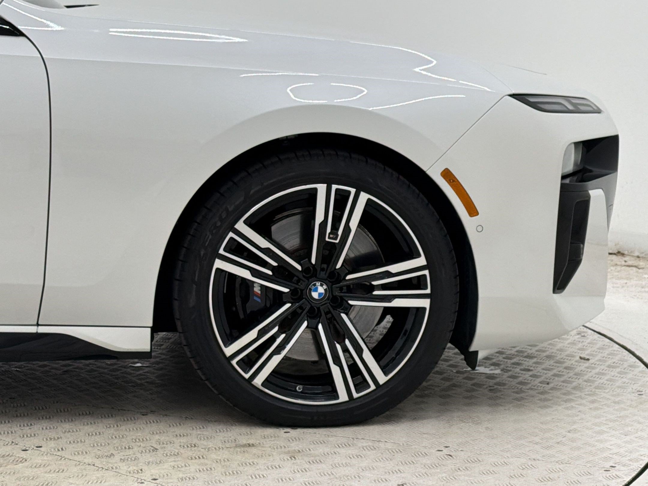 Certified 2025 BMW 760i xDrive AWD/4WD image 13