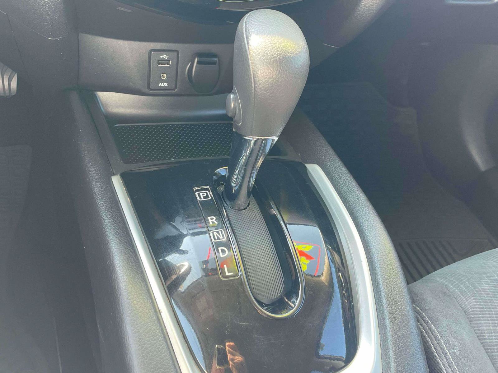 Used 2015 Nissan Rogue SV FWD image 15