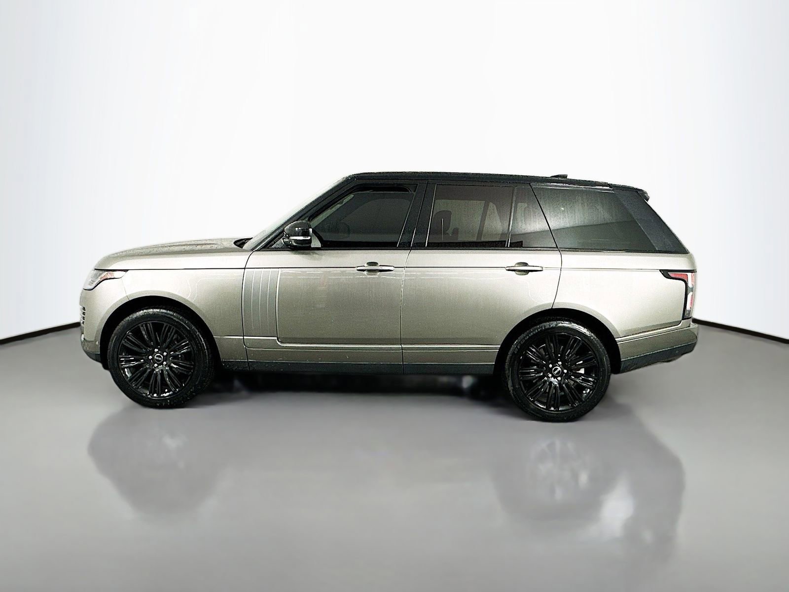 Used 2018 Land Rover Range Rover Supercharged image 7