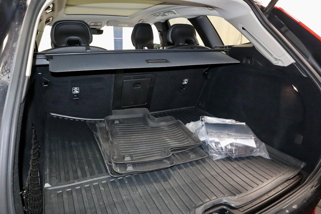 Used 2024 Volvo XC60 T8 Core image 14