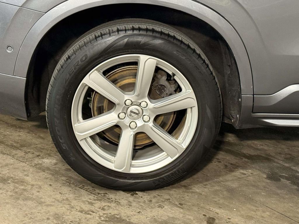 Used 2016 Volvo XC90 T8 Momentum w/ Vision Package image 13