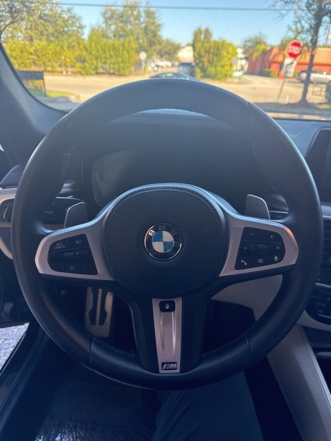 Used 2020 BMW M550i xDrive w/ Executive Package image 17
