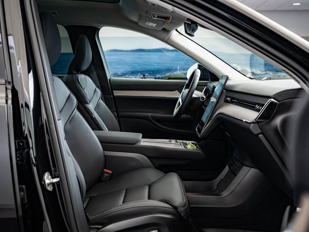 Used 2025 Volvo EX90 Plus image 24