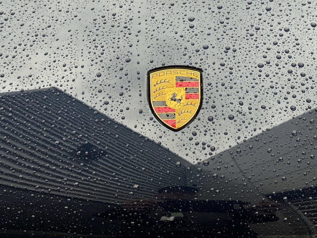 Used 2023 Porsche Macan S w/ Sport Chrono Package image 10