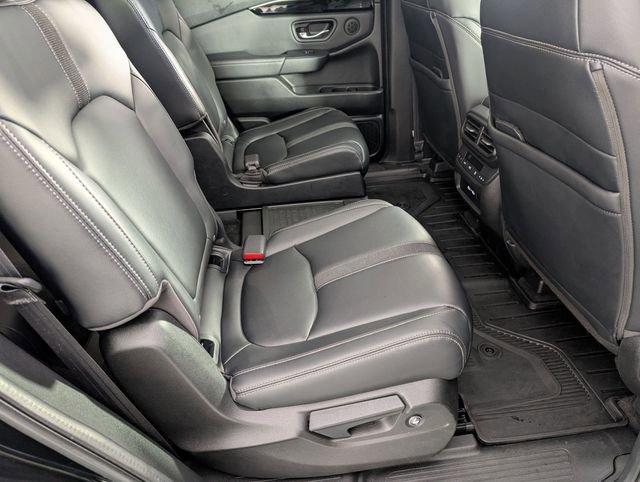 Used 2023 Honda Pilot Touring image 34