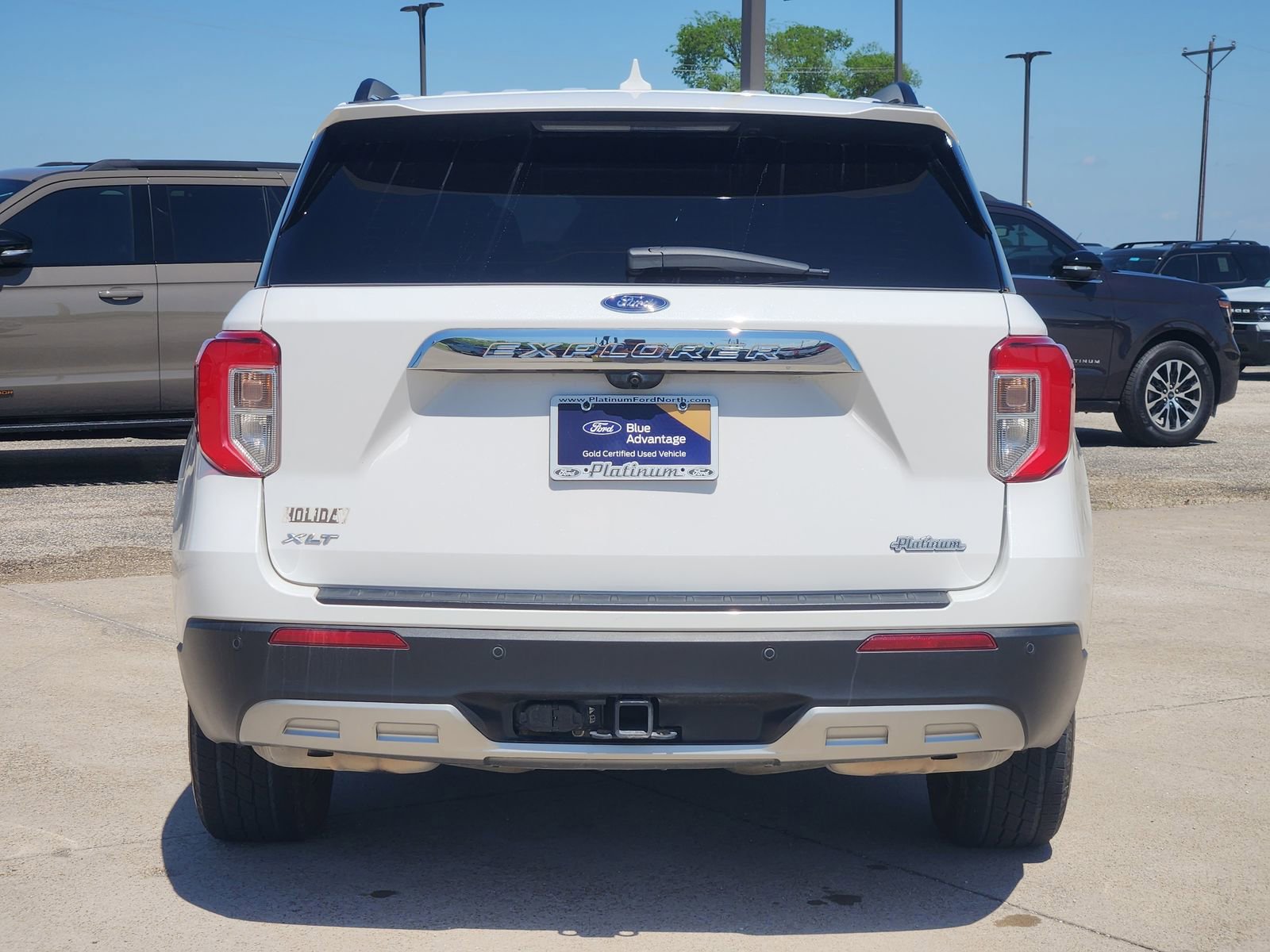 Used 2022 Ford Explorer XLT w/ Equipment Group 202A image 8