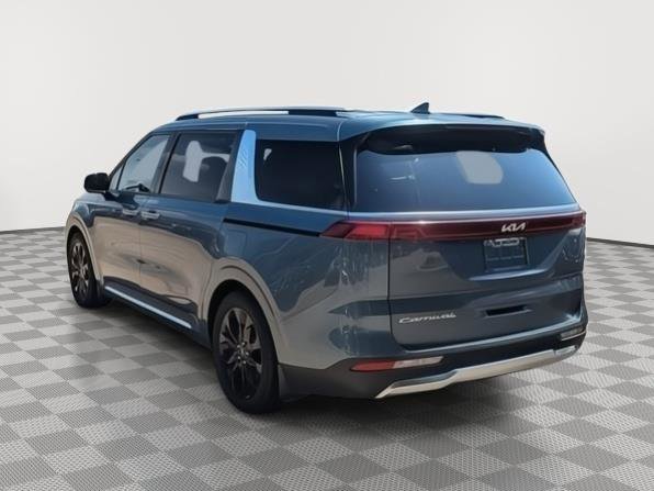 Used 2022 Kia Carnival SX Prestige image 8