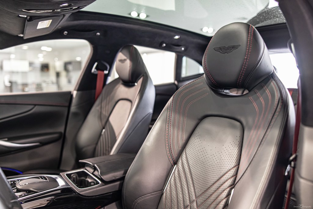 Used 2021 Aston Martin DBX AWD/4WD image 19