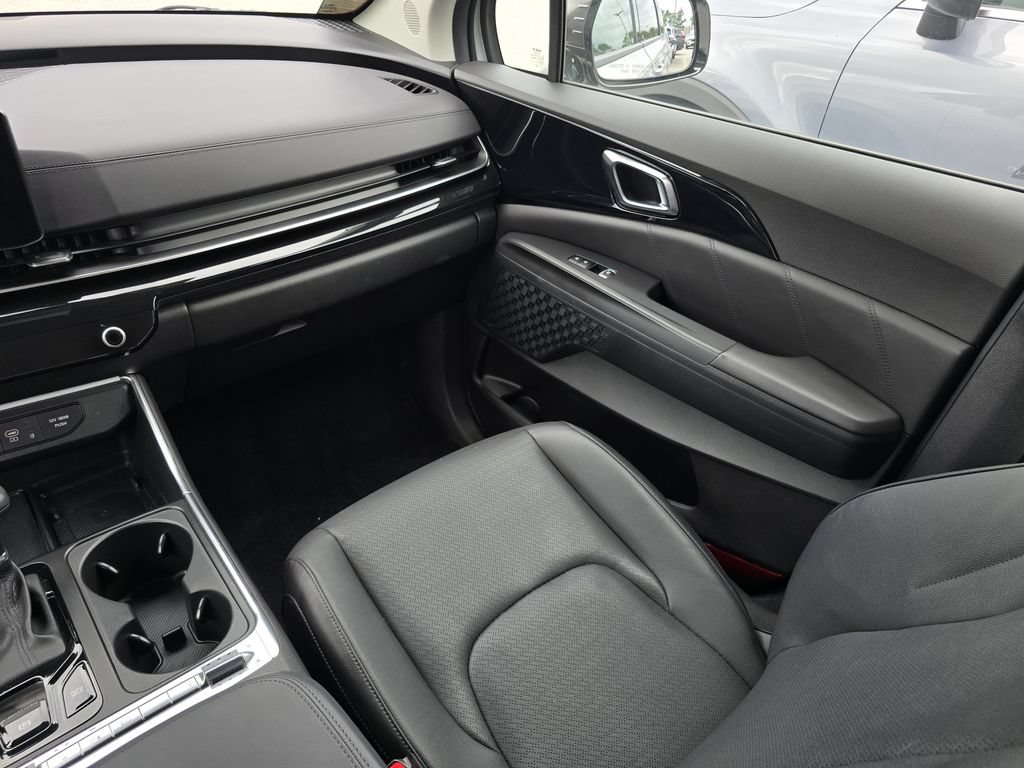 Certified 2025 Kia Carnival SX Prestige FWD image 20