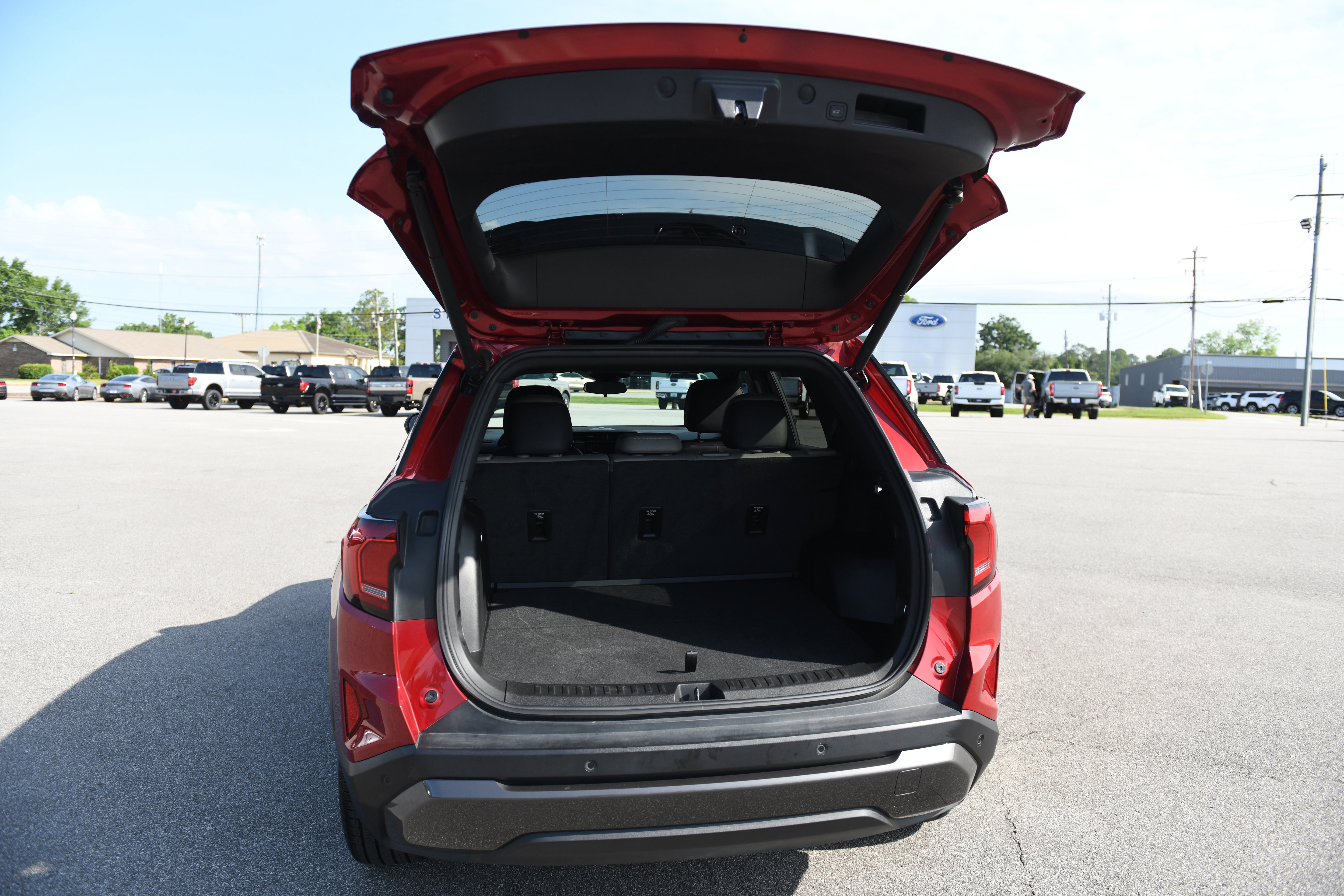 Used 2025 GMC Terrain Elevation w/ Elevation Premium Package AWD/4WD image 11
