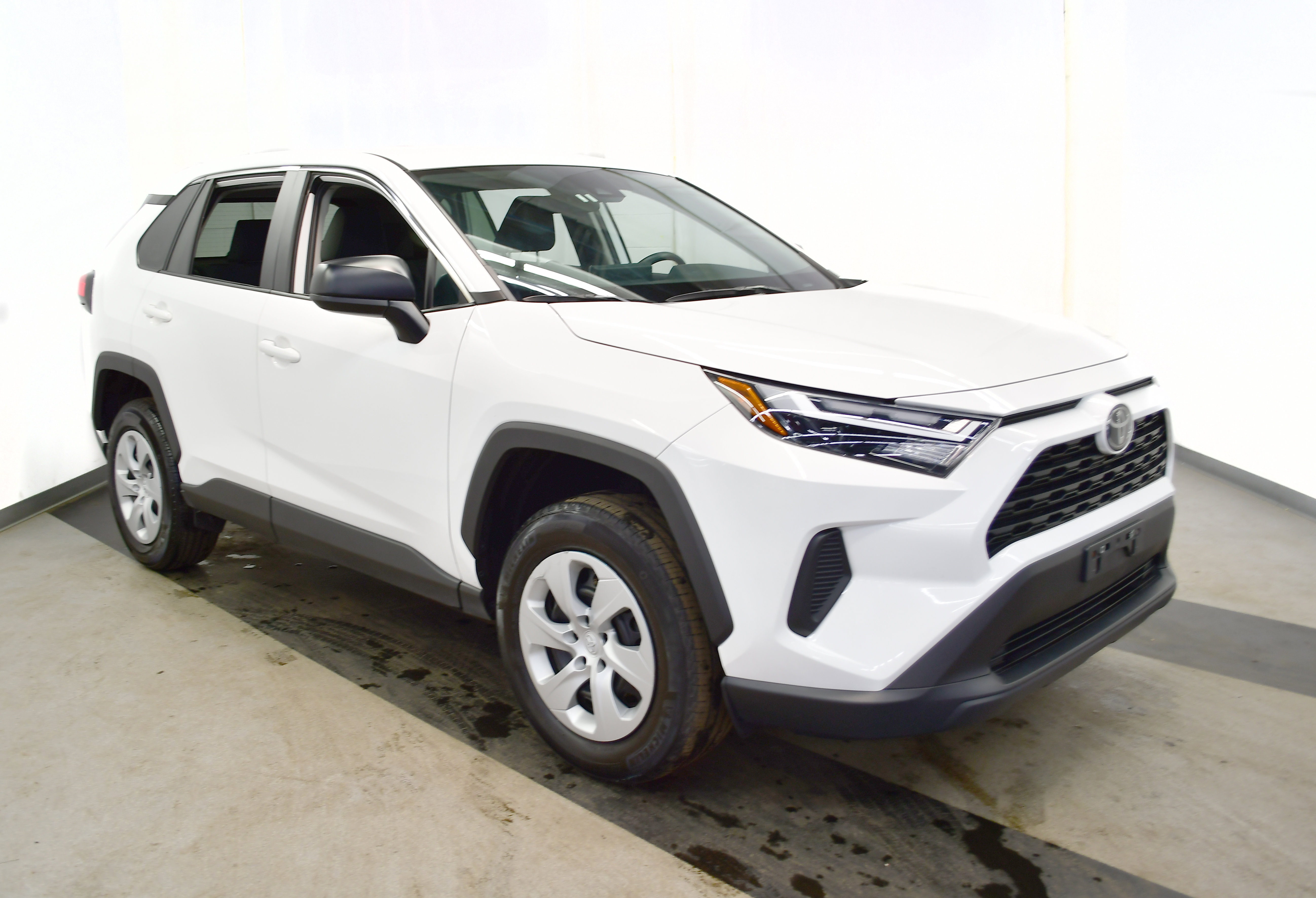 Used 2024 Toyota RAV4 LE image 2