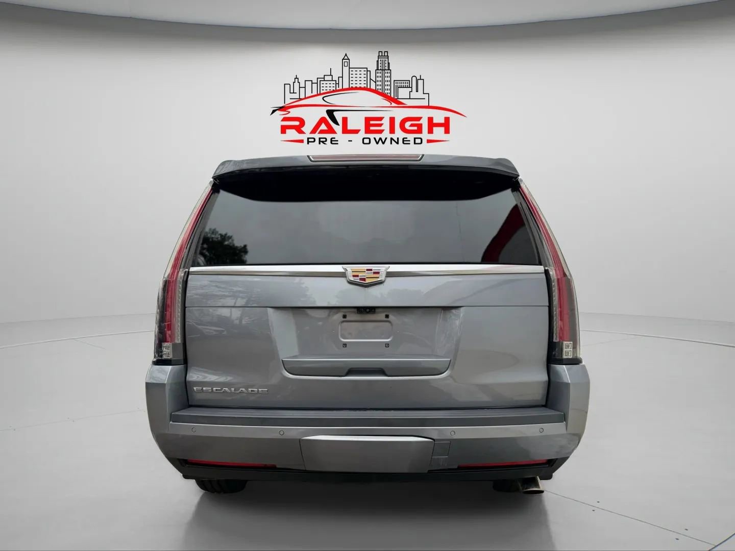 Used 2018 Cadillac Escalade Luxury image 6