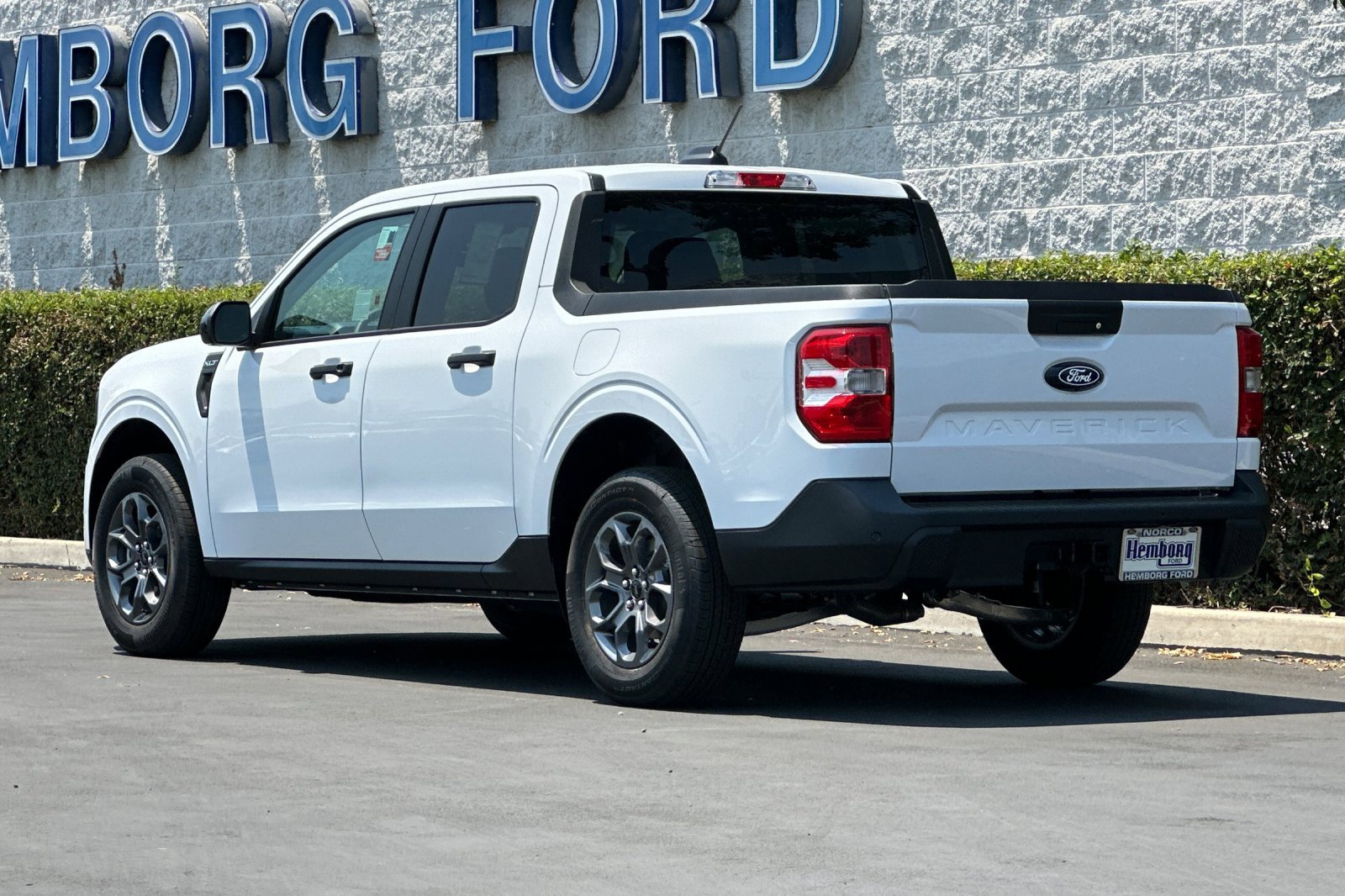 New 2025 Ford Maverick XLT w/ XLT Luxury Package image 6