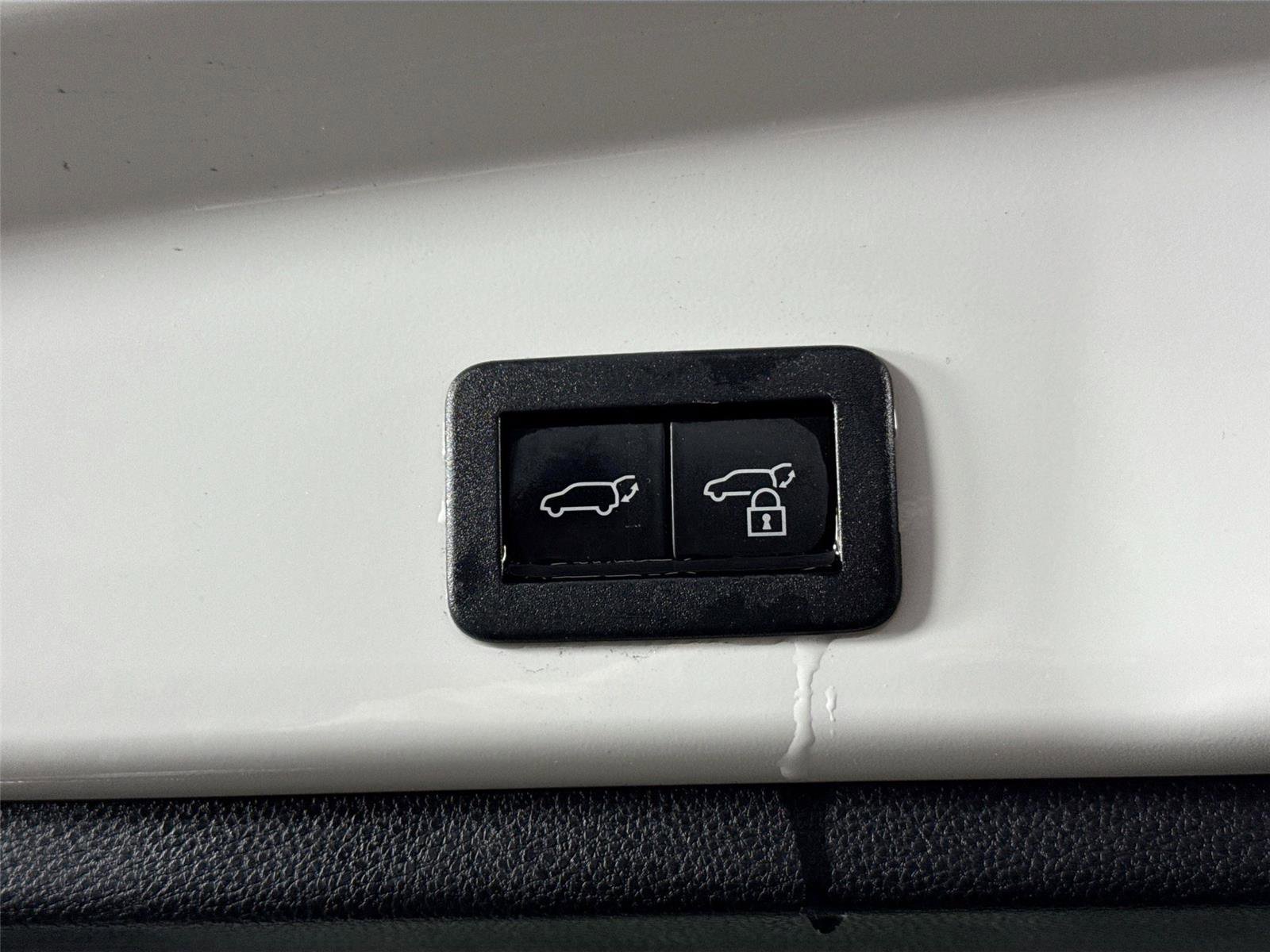 Used 2024 Toyota Corolla Cross XSE w/ Convenience Package image 57