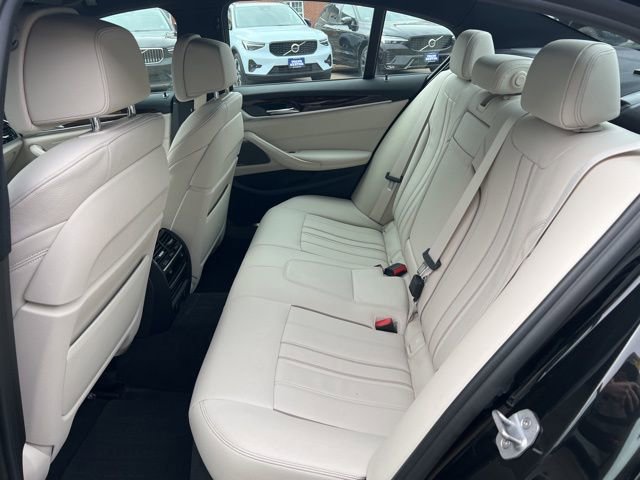 Used 2018 BMW M550i xDrive image 22