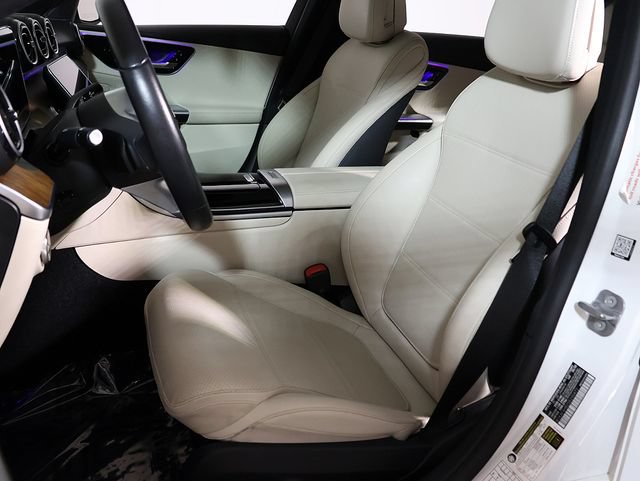 Used 2025 Mercedes-Benz C 300 4MATIC Sedan image 4