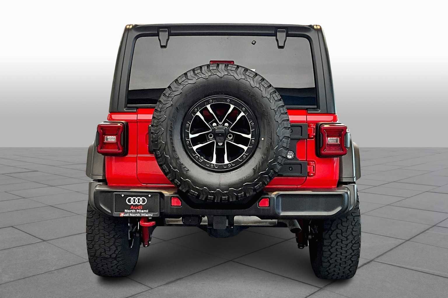 Used 2024 Jeep Wrangler Rubicon w/ XTREMEE 35" Tire Package image 4