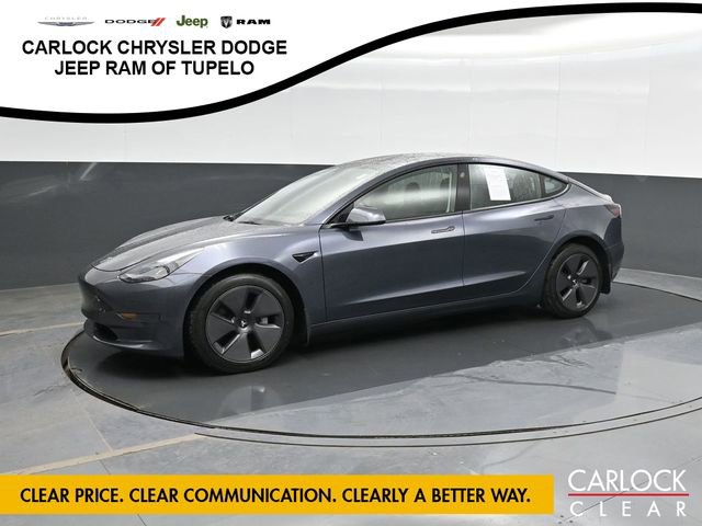 Used 2023 Tesla Model 3 Standard Range image 1