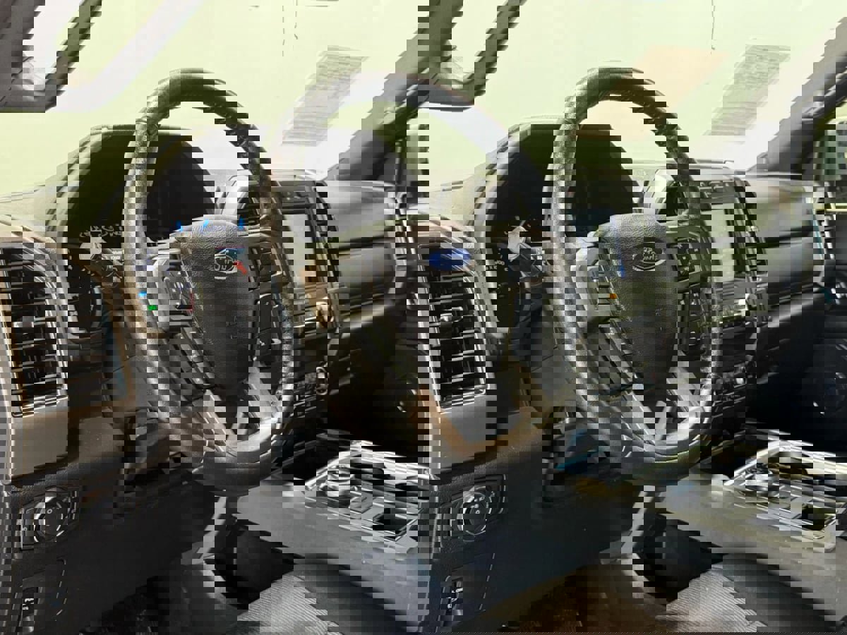 Used 2020 Ford Expedition XLT image 13