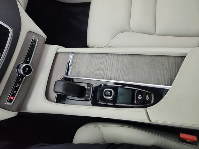 Used 2023 Volvo XC90 T8 Plus w/ Protection Package Premier AWD/4WD image 23