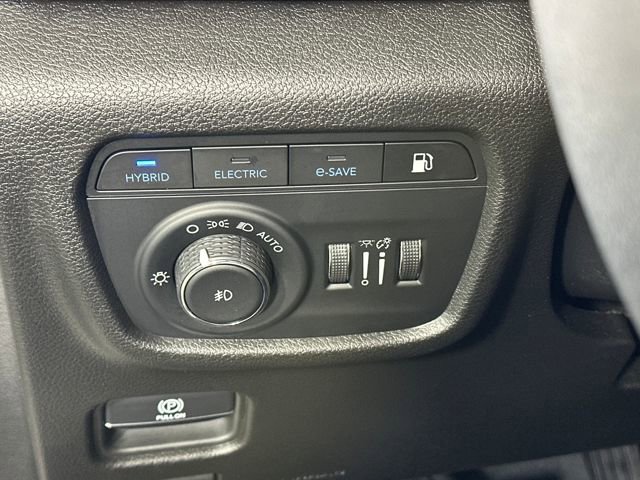 Used 2022 Jeep Grand Cherokee Limited 4xe image 19