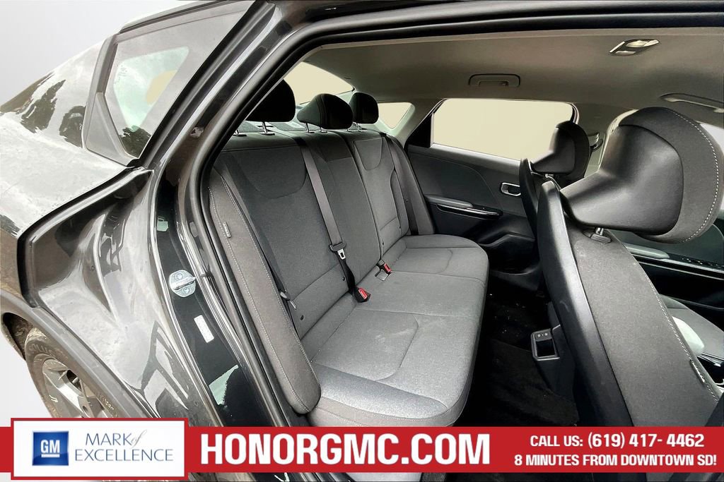 Used 2025 Kia K4 LXS image 23