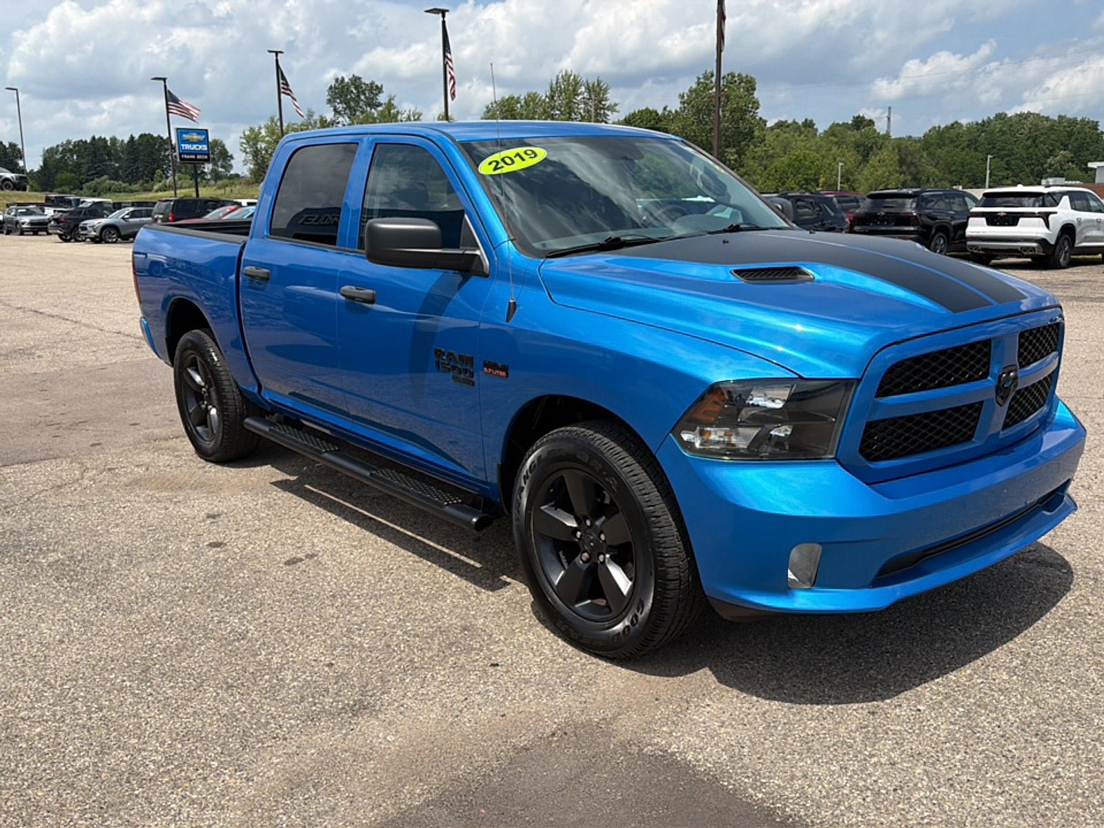 Used 2019 RAM 1500 Express w/ Hydro Blue Sport Package AWD/4WD image 3